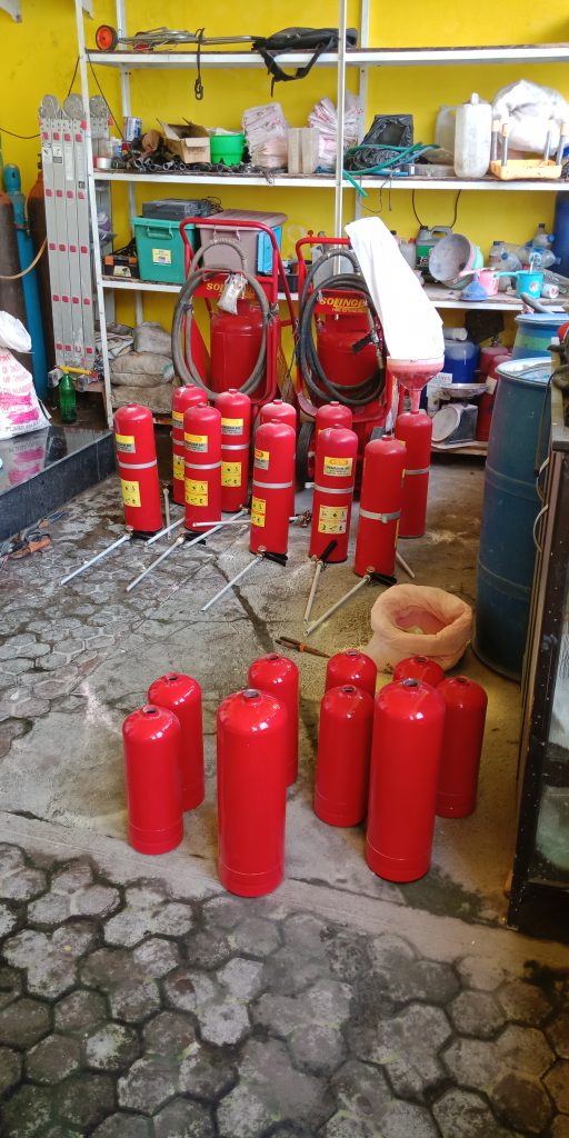 Refill APAR dan APAB liquid gas restoran Balongbendo Sidoarjo free ongkir